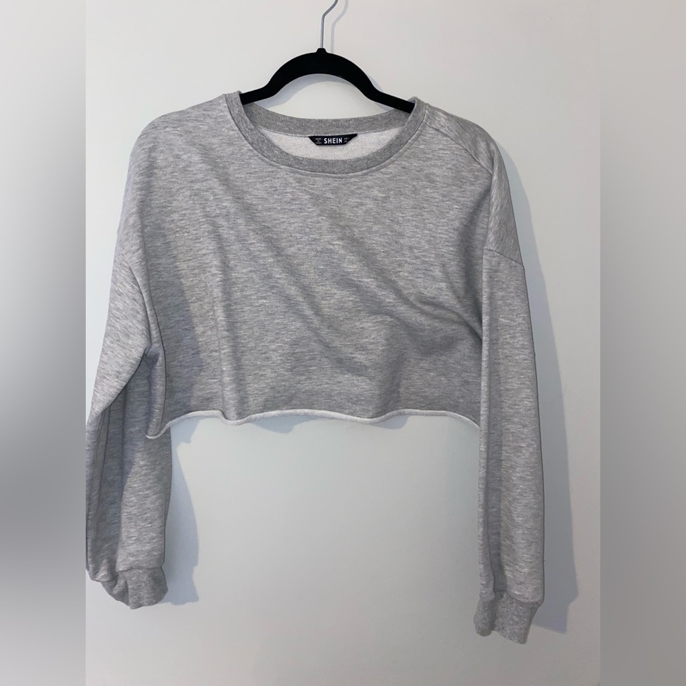 Cropped crew neck